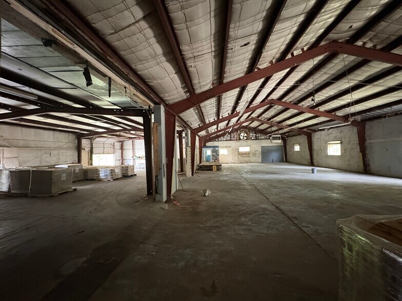 More Photos Of 1190 Highway 77 N, Union Point Industrial For Sale