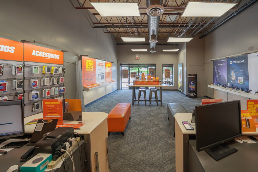 More Photos Of 3708-3722 E Rosedale St, Fort Worth Freestanding For Sale
