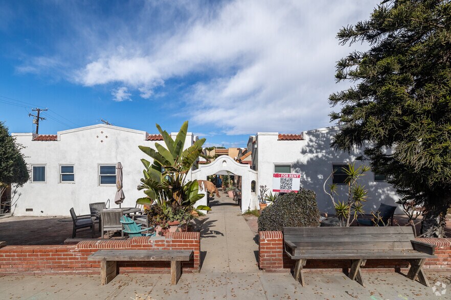 More Photos Of 35 17th St, Hermosa Beach Apartments For Sale