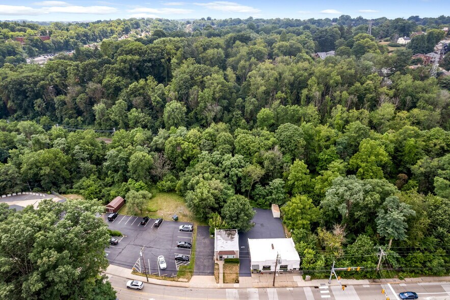 More Photos Of 450 Castle Shannon Blvd, Pittsburgh Storefront For Sale