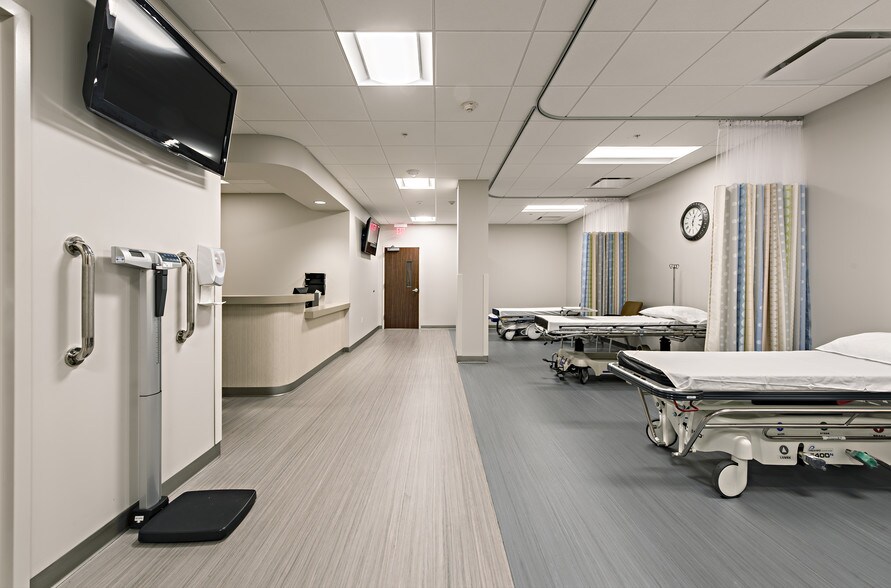 More Photos Of 4500 Morning Dr, Bakersfield Medical For Lease