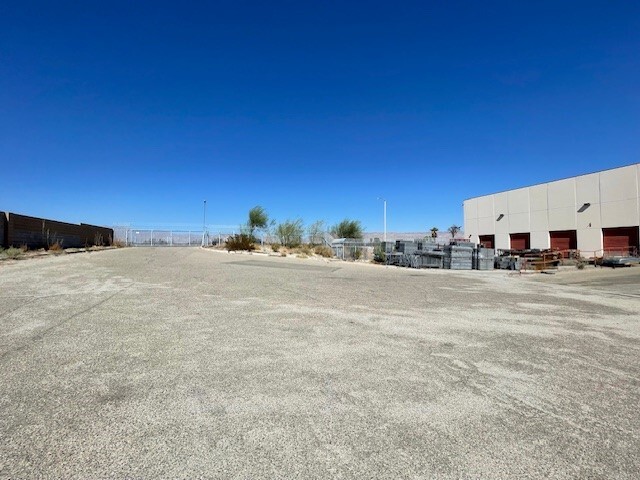 More Photos Of 19125 N Indian Canyon Ave, North Palm Springs Warehouse For Lease