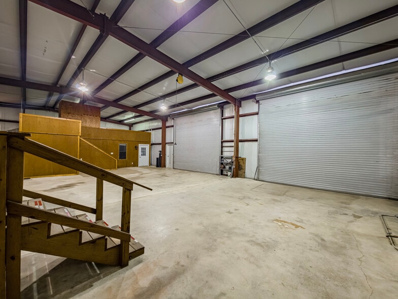More Photos Of 19300 Valdosta Hwy, Valdosta Light Distribution For Lease