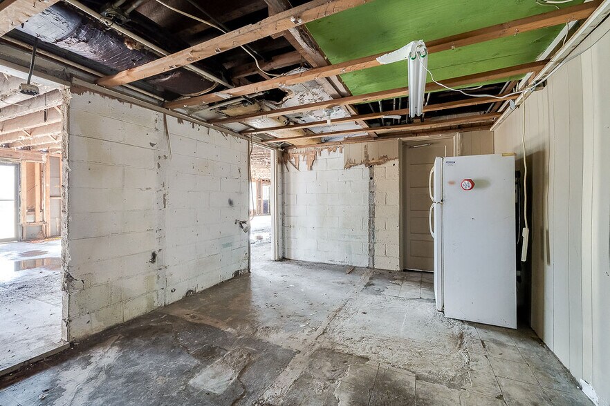 More Photos Of 3104 Skidaway Rd, Savannah Freestanding For Sale