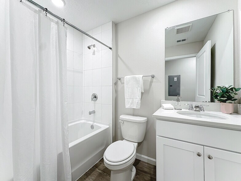 More Photos Of 6421 Breezy Oaks Way, Jacksonville Apartments For Sale