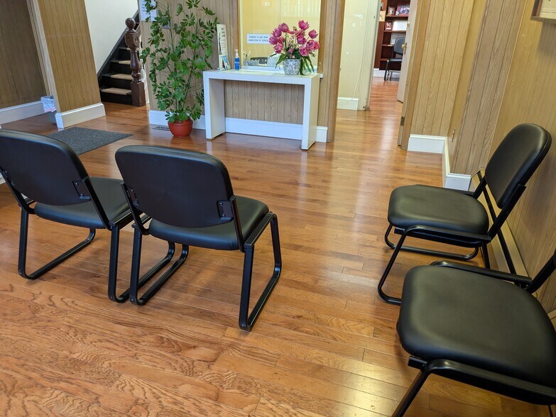 More Photos Of 848 W 36th St, Baltimore Medical For Lease