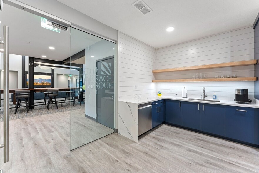 More Photos Of 5881 Cedar Lake Rd S, Saint Louis Park Office For Lease