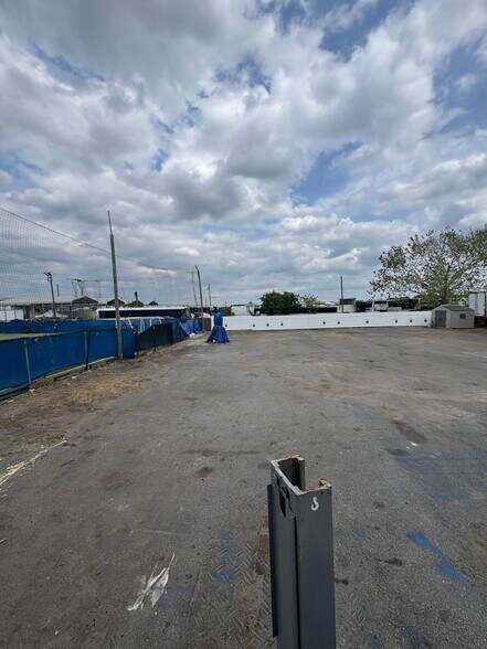 More Photos Of 11435 Rocket Blvd, Orlando Warehouse For Lease
