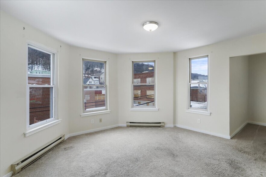 More Photos Of 341 Frederick St, Cumberland Apartments For Sale
