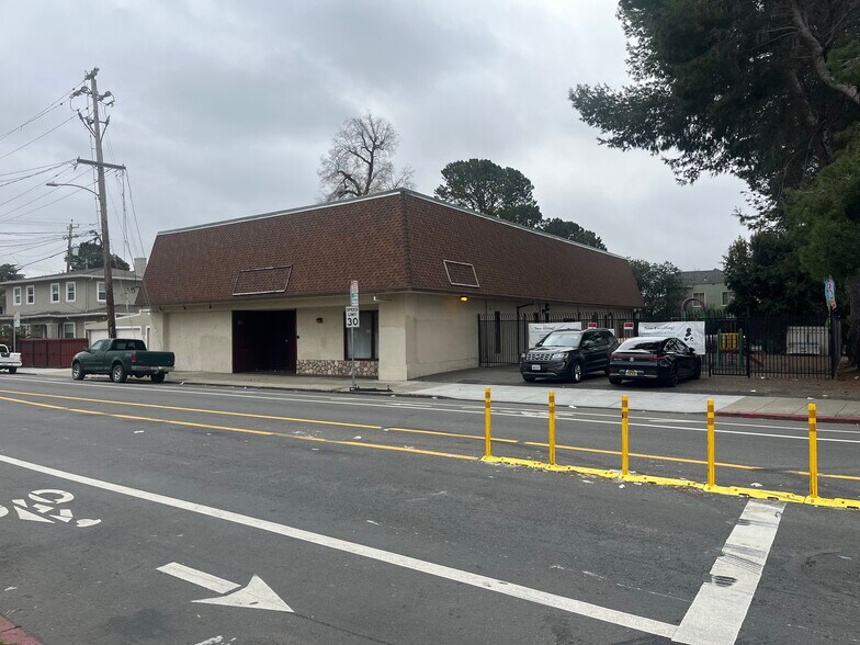 More Photos Of 5909 Camden St, Oakland Daycare Center For Sale