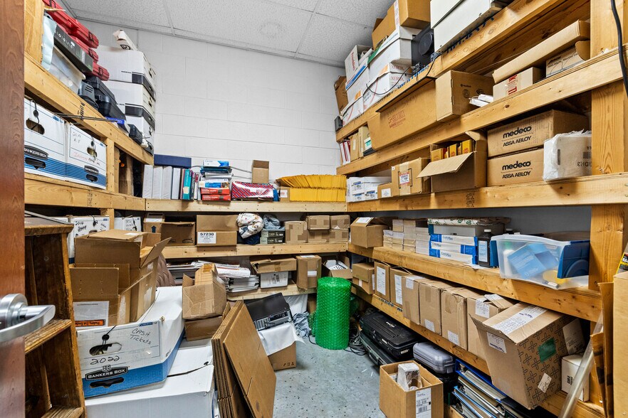 More Photos Of 622 N Central St, Knoxville General Retail For Sale