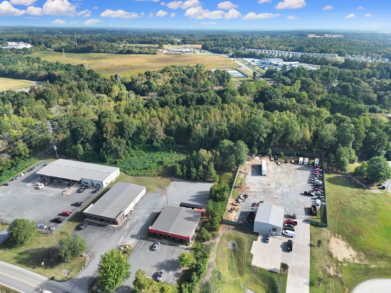 More Photos Of 908 N Sutherland Ave, Monroe Flex For Sale