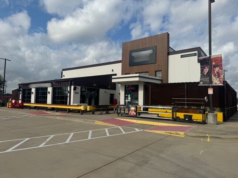 Primary Photo Of 4109 State Highway 121, Carrollton Restaurant For Lease