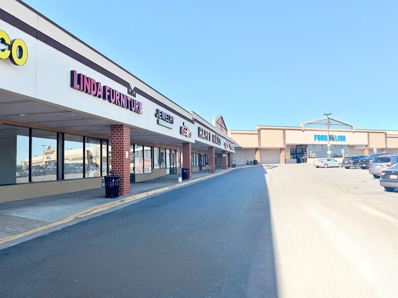 More Photos Of 13408-13450 Jefferson Davis Hwy, Woodbridge Unknown For Lease