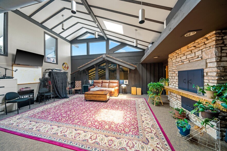 More Photos Of 2125 Sidney Baker St, Kerrville Storefront Retail Office For Sale