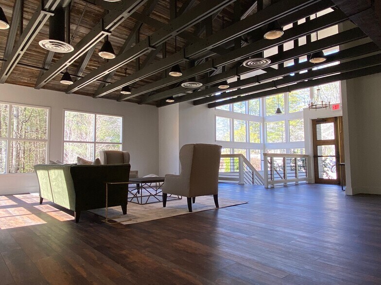 More Photos Of 70 Sapphire Valley Rd, Sapphire Apartments For Sale