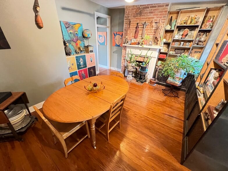 More Photos Of 1438-1442 Light St, Baltimore Showroom For Sale