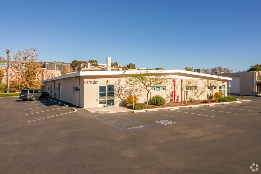 More Photos Of 10451-10455 Roselle St, San Diego Unknown For Lease