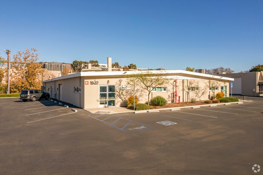 More Photos Of 10451-10455 Roselle St, San Diego Unknown For Lease