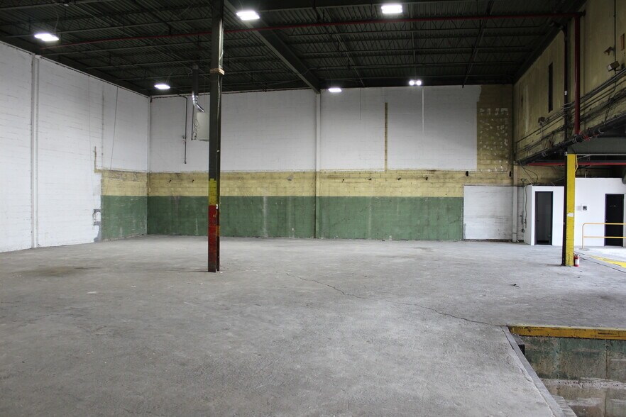 More Photos Of 147-45 Farmers Blvd, Jamaica Warehouse For Lease