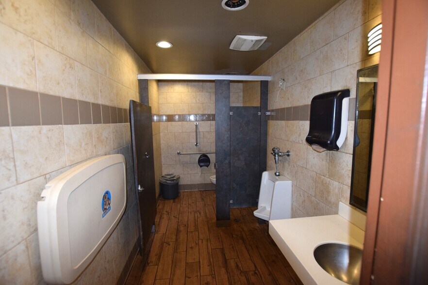 More Photos Of 3701 W Wall St, Midland General Retail For Sale