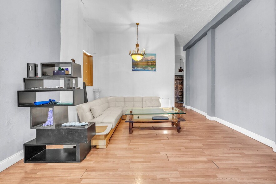 More Photos Of 2135-2237 Washington St, Hollywood Apartments For Sale