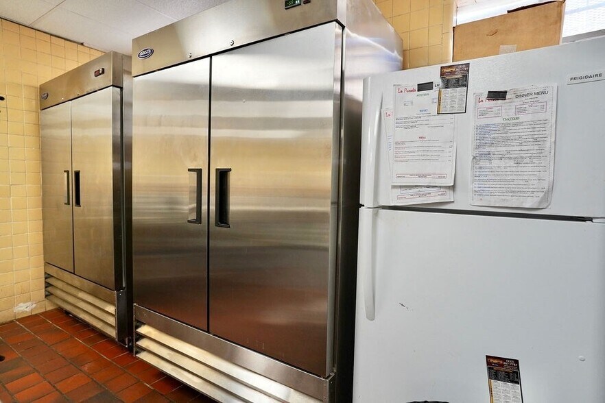 More Photos Of 206 NW 4th St, Big Spring Restaurant For Sale