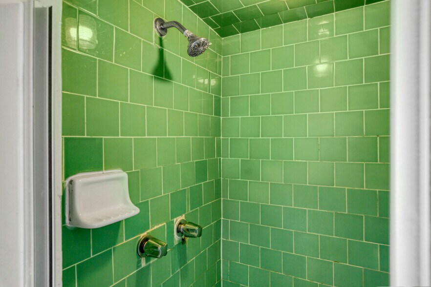 More Photos Of 1276 N Sweetzer Ave, West Hollywood Apartments For Sale