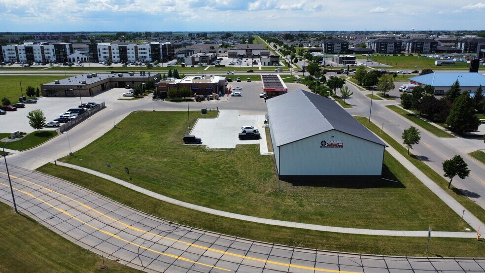 More Photos Of 1155 40th Ave S, Grand Forks Sports And Entertainment For Sale