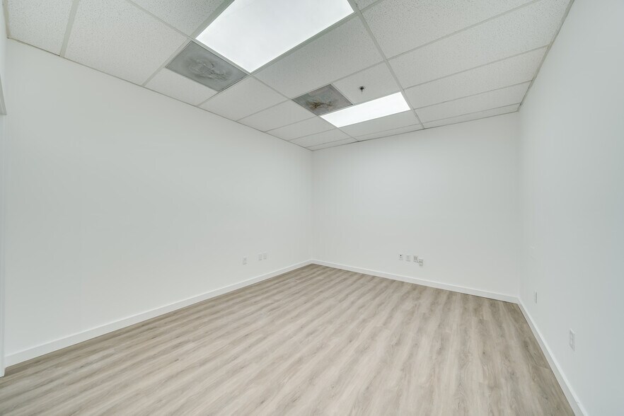 More Photos Of 7500 NW 25th St, Miami Warehouse For Lease