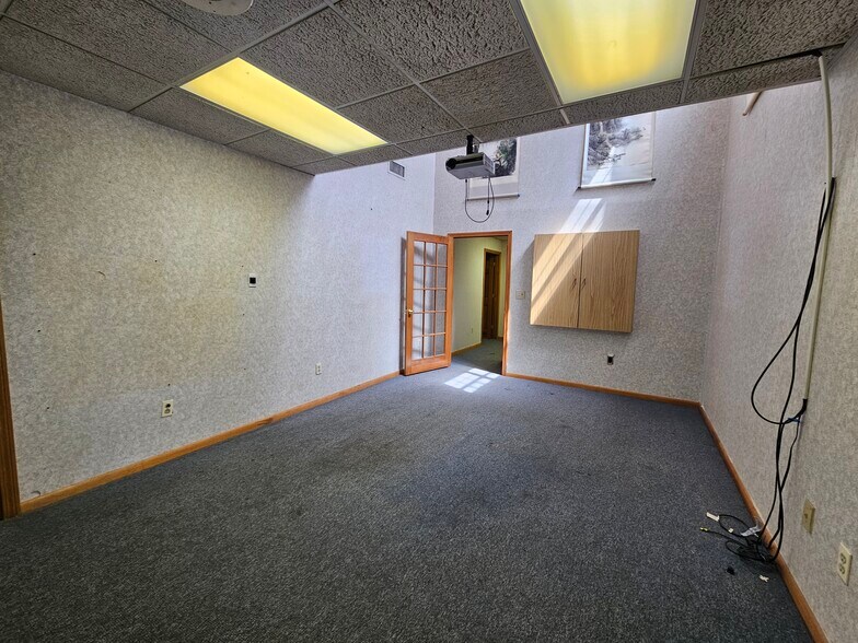 More Photos Of 1755 Meriden Waterbury Tpke, Plantsville Office Residential For Sale