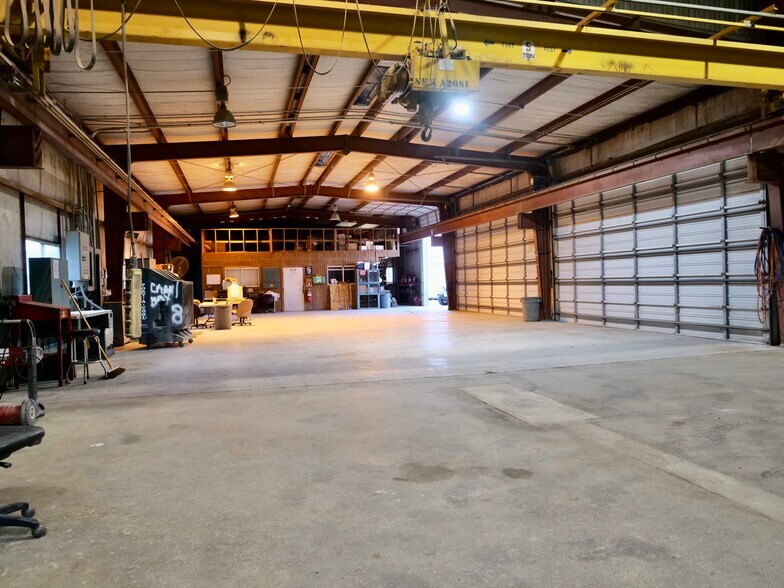 More Photos Of 4906 Houston Hwy, Victoria Light Distribution For Sale