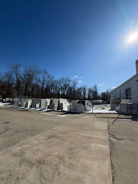 More Photos Of 14889 Persistence Dr, Woodbridge Flex For Sale