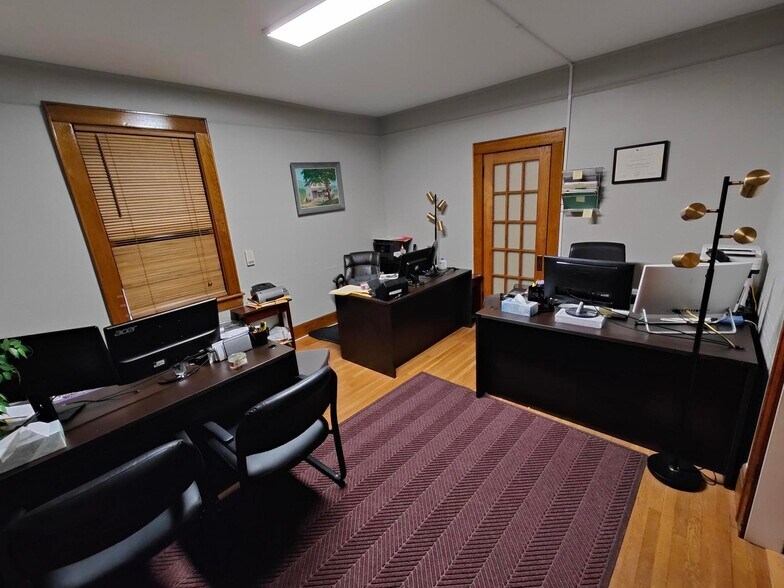 More Photos Of 142 Oak Tree Ave, South Plainfield Office For Lease