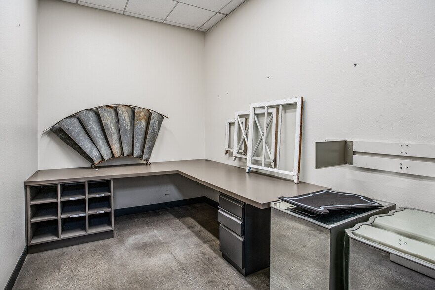 More Photos Of 1545 Simpson Way, Escondido Light Distribution For Sale