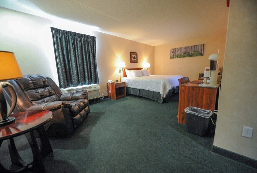 More Photos Of 815 E 8th Ave, Yuma Hotel For Sale