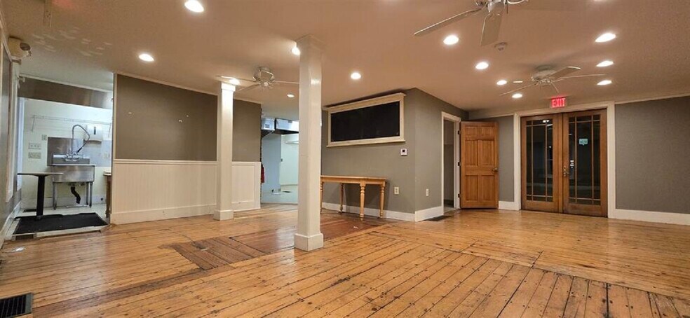 More Photos Of 31 Central Square, Troy Storefront Retail Residential For Lease