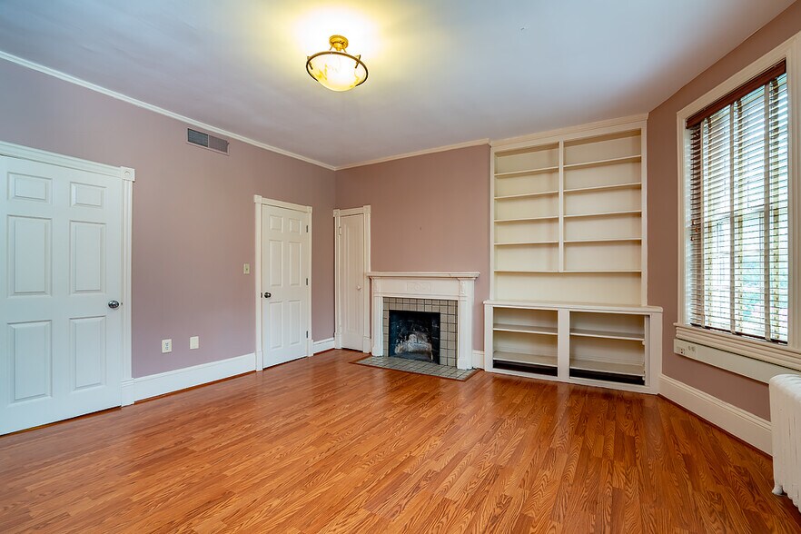 More Photos Of 1715 N St NW, Washington Office For Lease