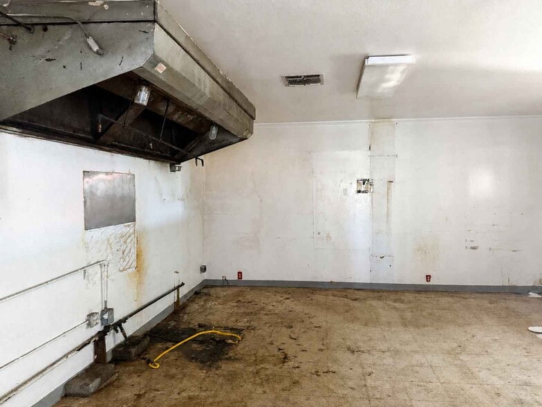 More Photos Of 1614 Pulliam St, San Angelo Office For Sale