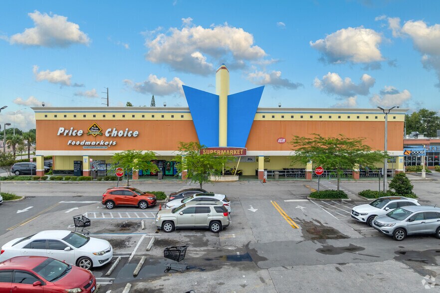 More Photos Of 4500-4698 NW 183rd St, Miami Gardens Storefront For Lease