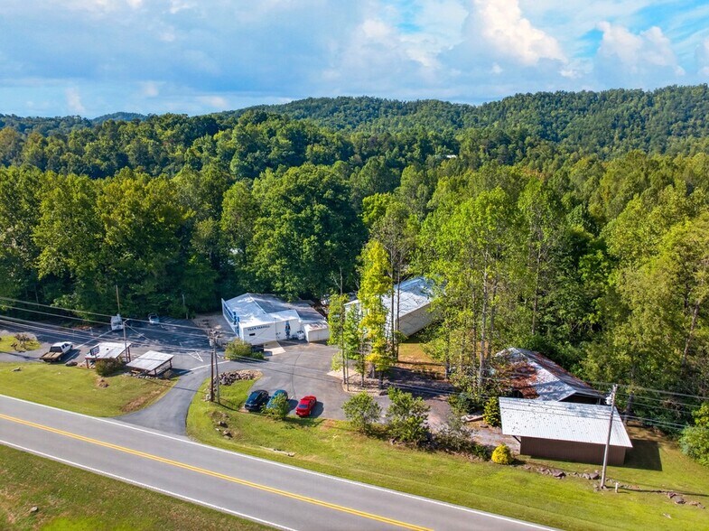 Primary Photo Of 4925 Hooper Hwy, Cosby Flex For Sale