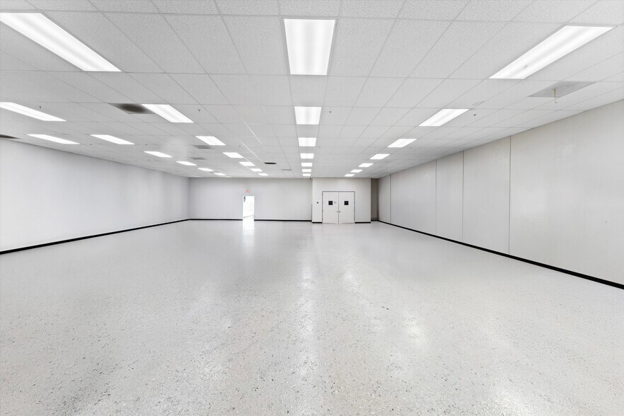 More Photos Of 7433-7439 Lampson Ave, Garden Grove Warehouse For Sale