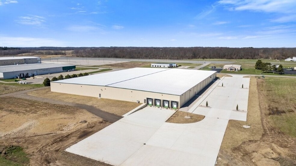 More Photos Of 990 Haines Blvd, Sturgis Distribution For Sale