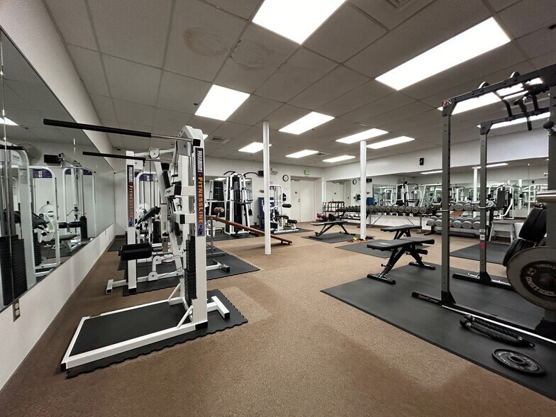 More Photos Of 27 Siemon Company Dr, Watertown Light Distribution For Lease