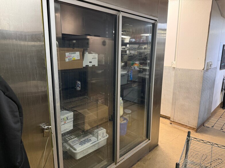 More Photos Of 1025 N Sherman Ave, Madison Freestanding For Lease