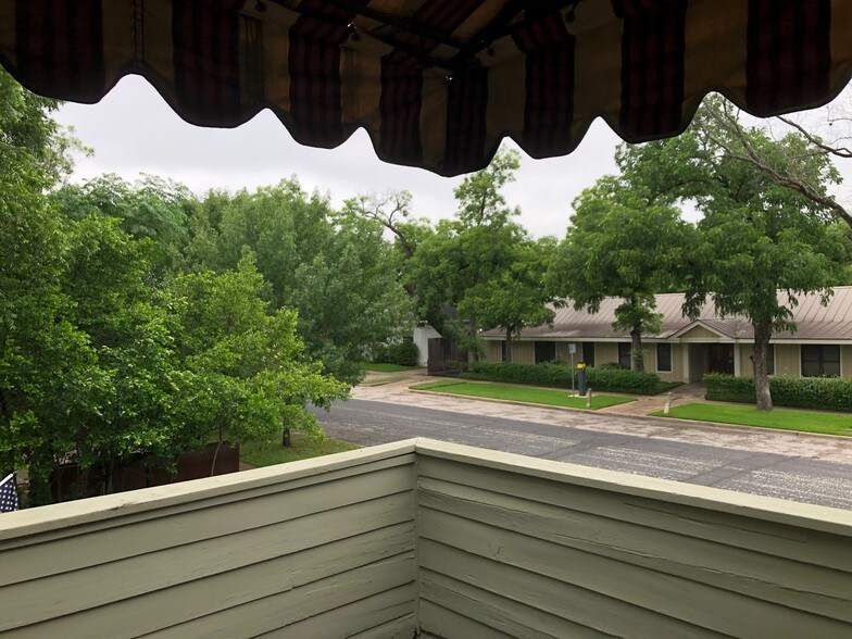 More Photos Of 603 W 14th St, Austin Office For Lease