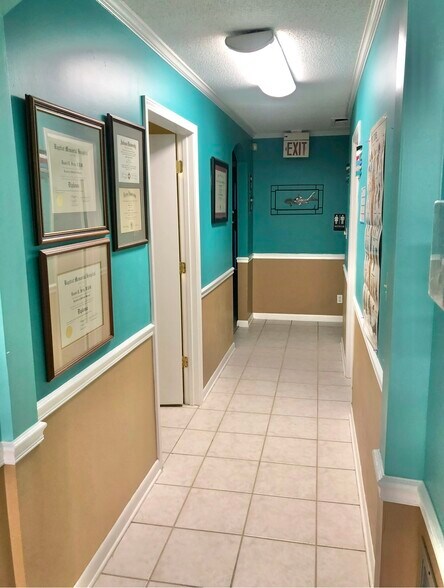 More Photos Of 2424 Frankford Ave, Panama City Office For Lease