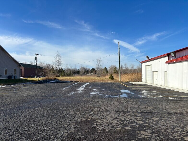More Photos Of 1947 N Lapeer Rd, Lapeer Freestanding For Lease