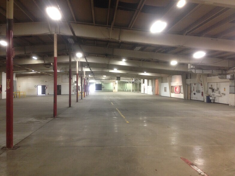 More Photos Of 1874 S Pioneer Rd, Salt Lake City Manufacturing For Lease