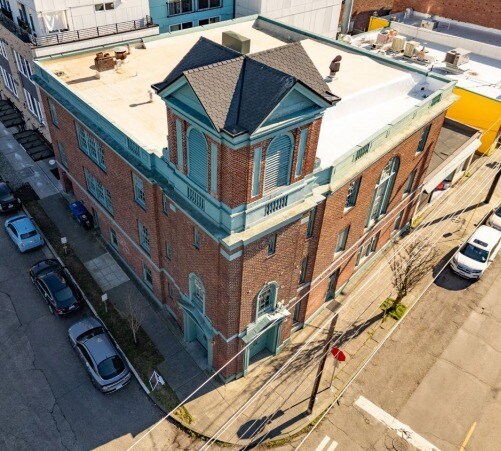 More Photos Of 7220 Woodlawn Ave, Seattle Freestanding For Sale